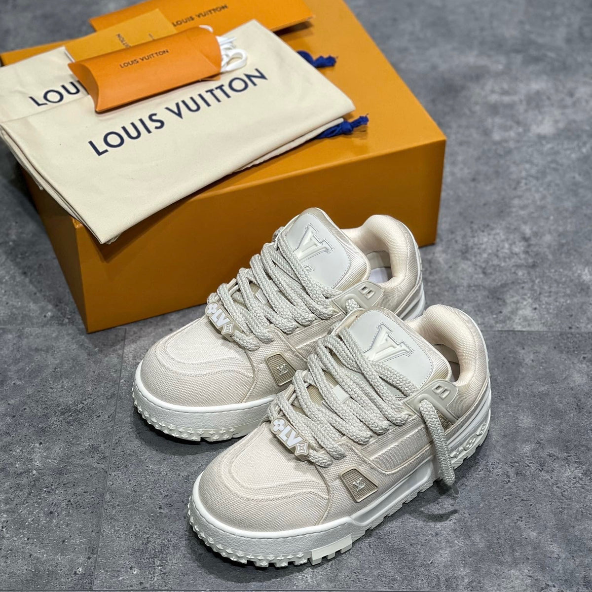 LOU TRAINERS