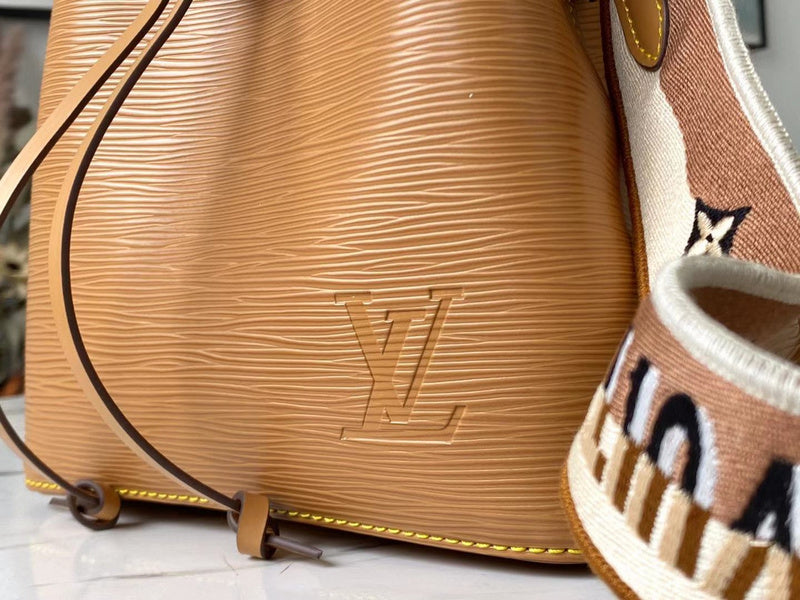 I W Fashion Lu-Vi bags - 17534