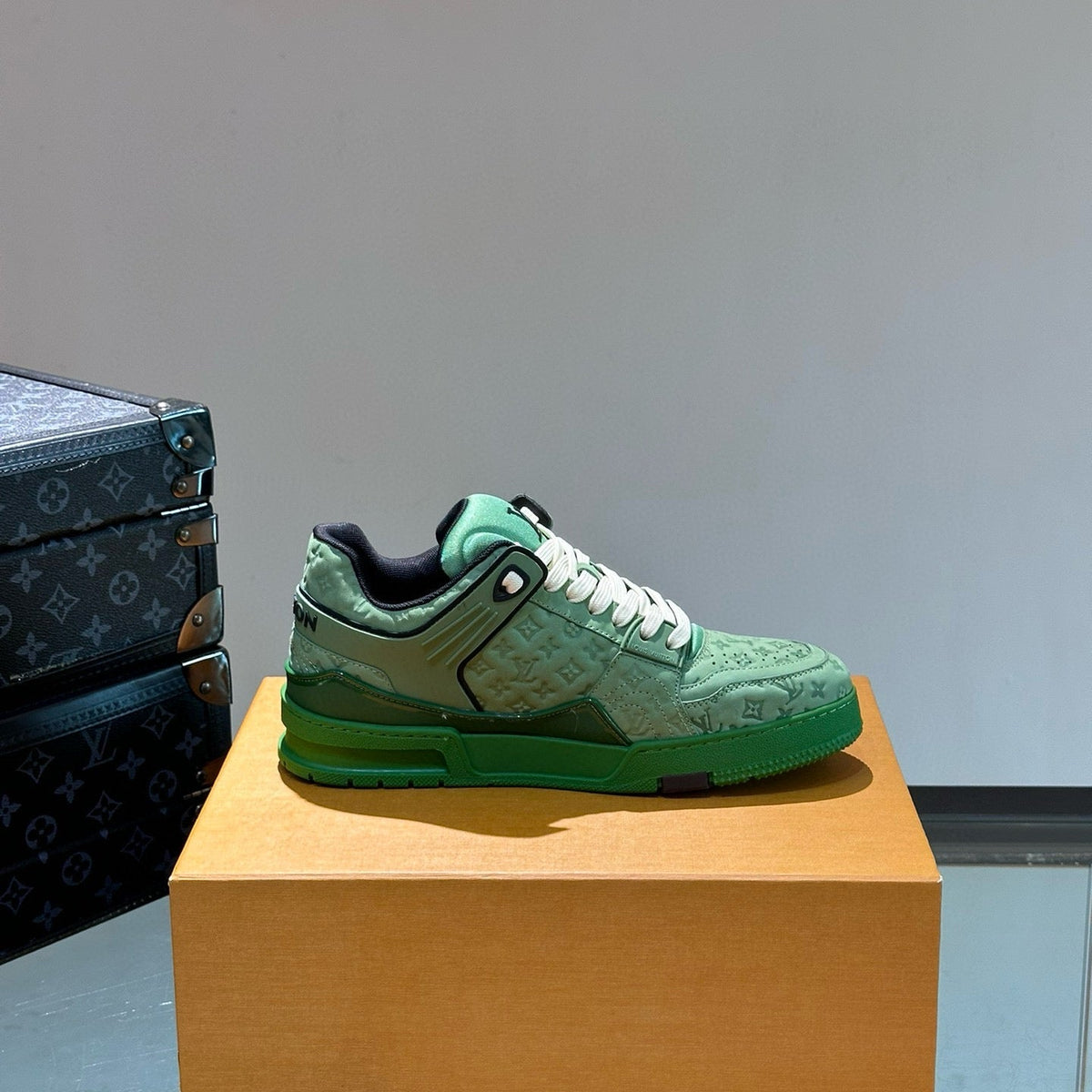 LOU TRAINERS