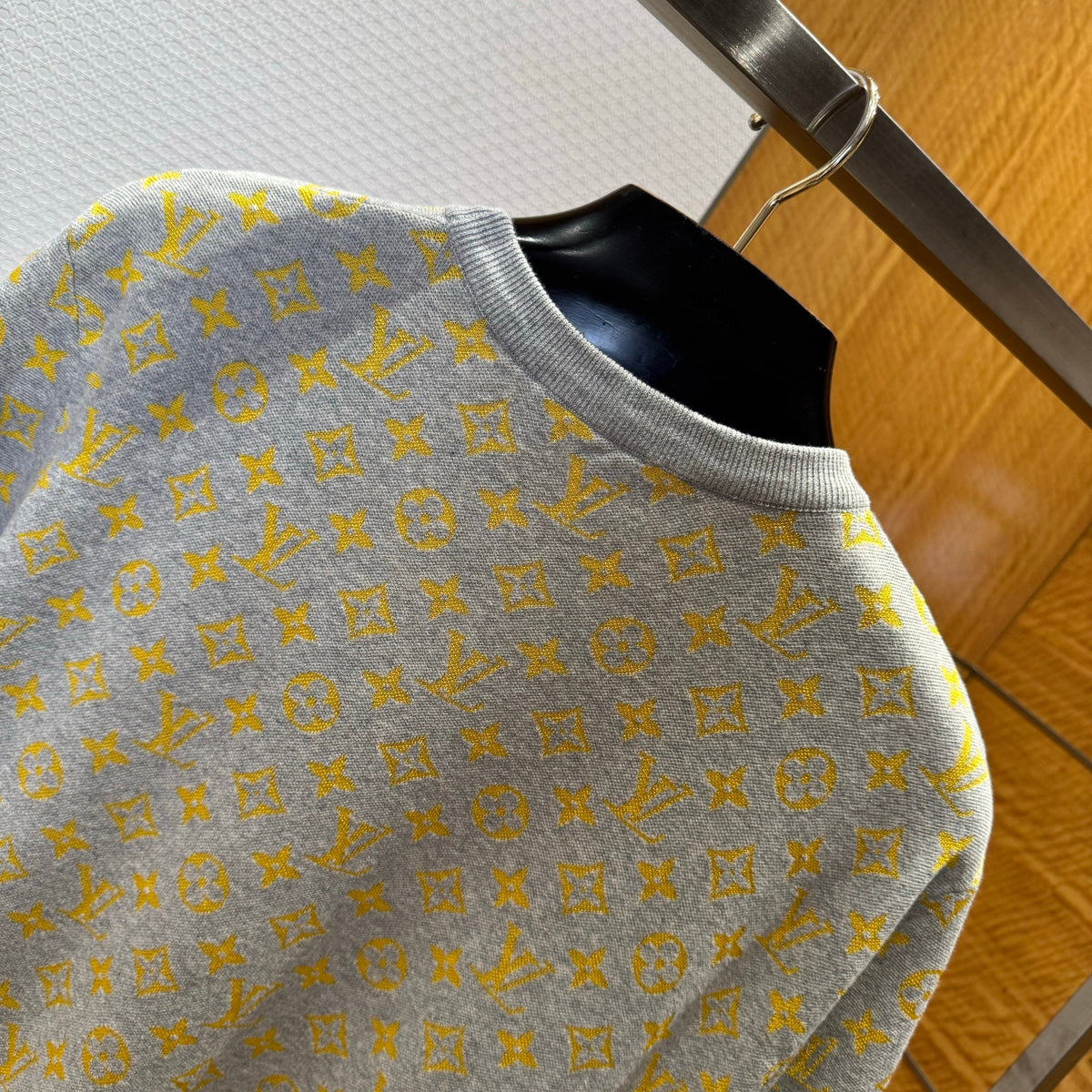 LOU T-SHIRT