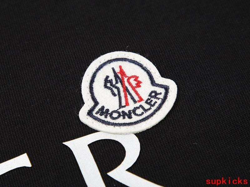 Moncler Luxury Cloth