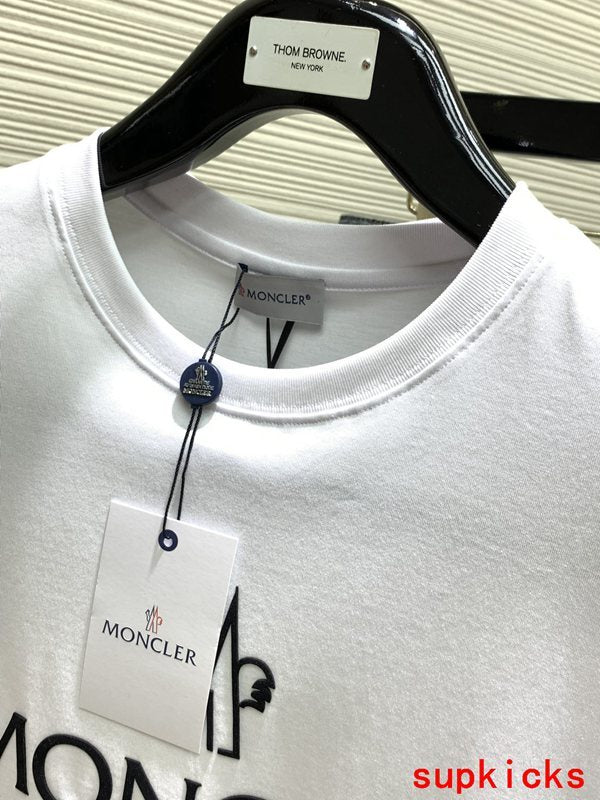 Moncler Luxury Cloth