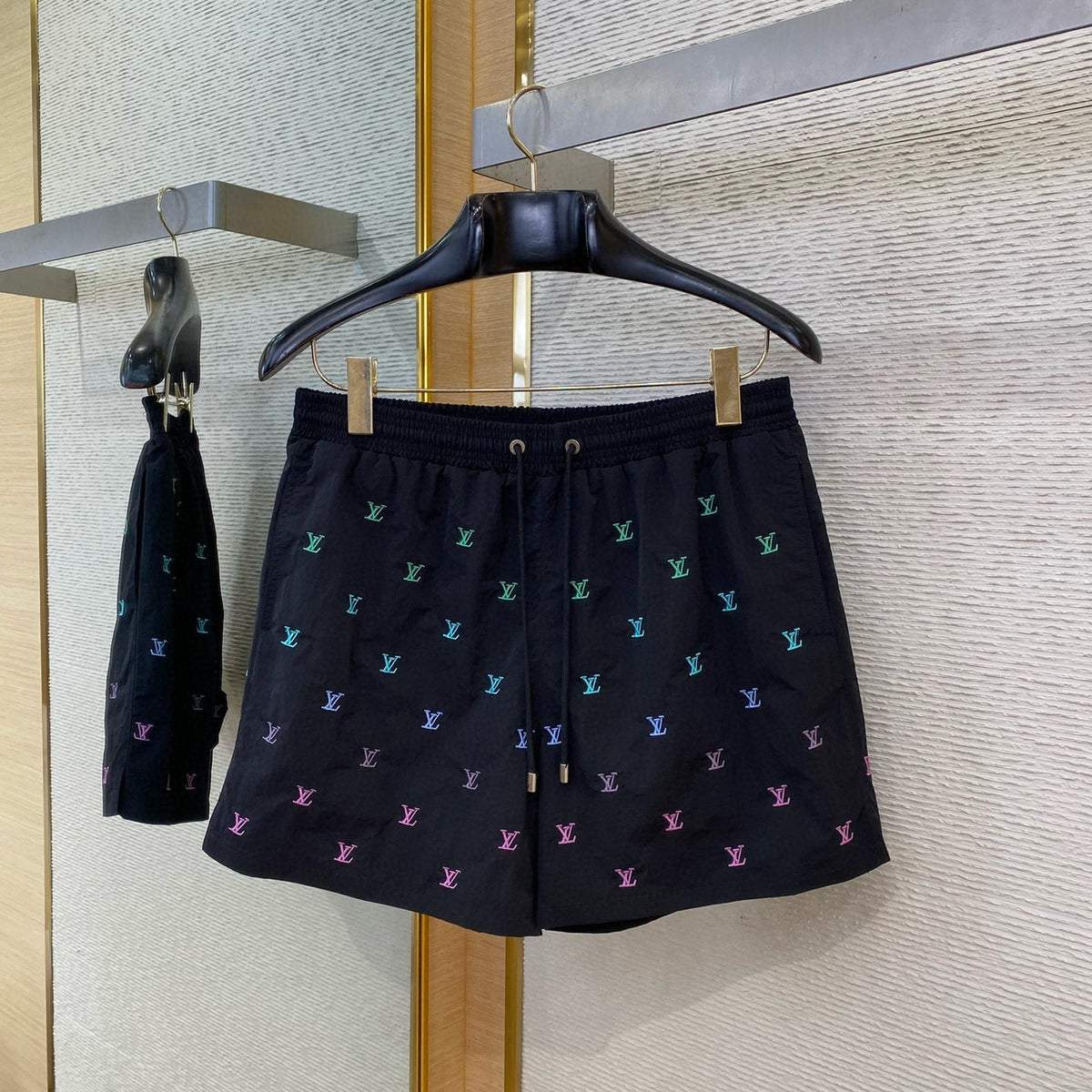 LOU SHORTS
