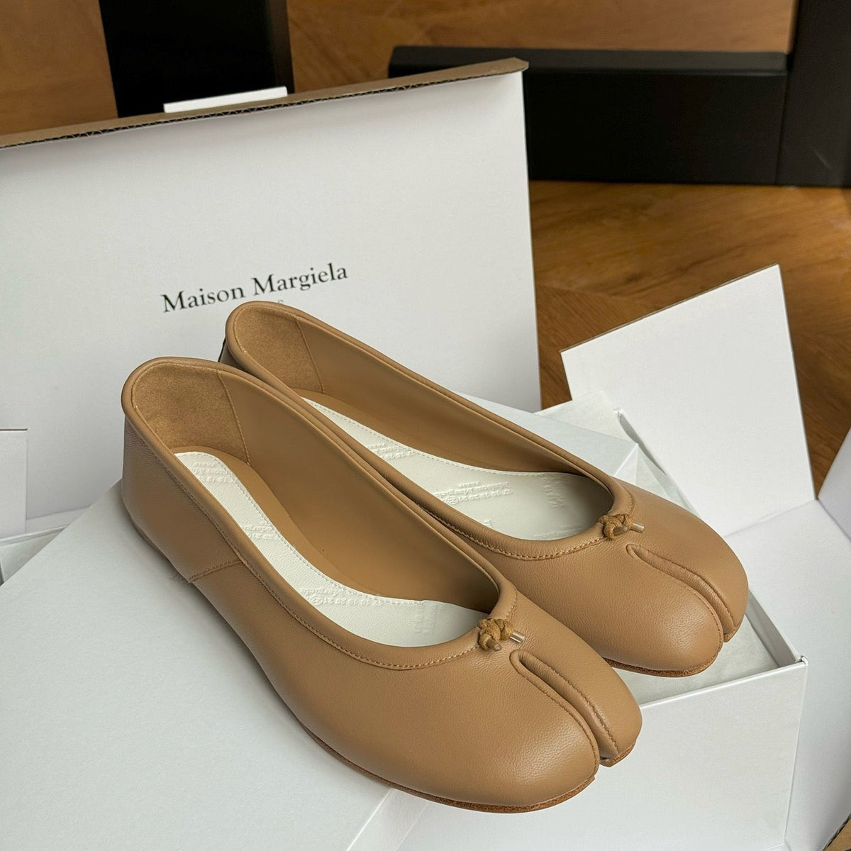 MAISON M TABI BALLET FLATS