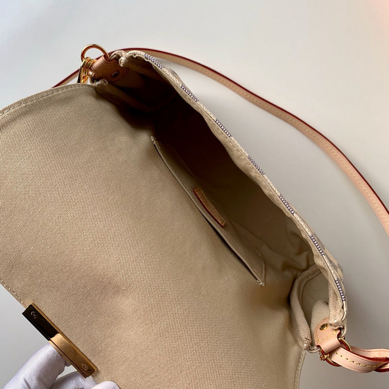 LOV2 Bags - Luxurious Bags  980