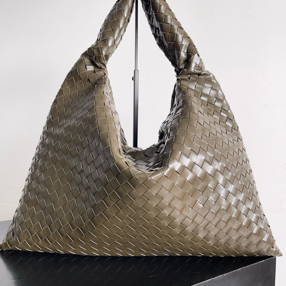 BOTT V LARGE HOP BAG
