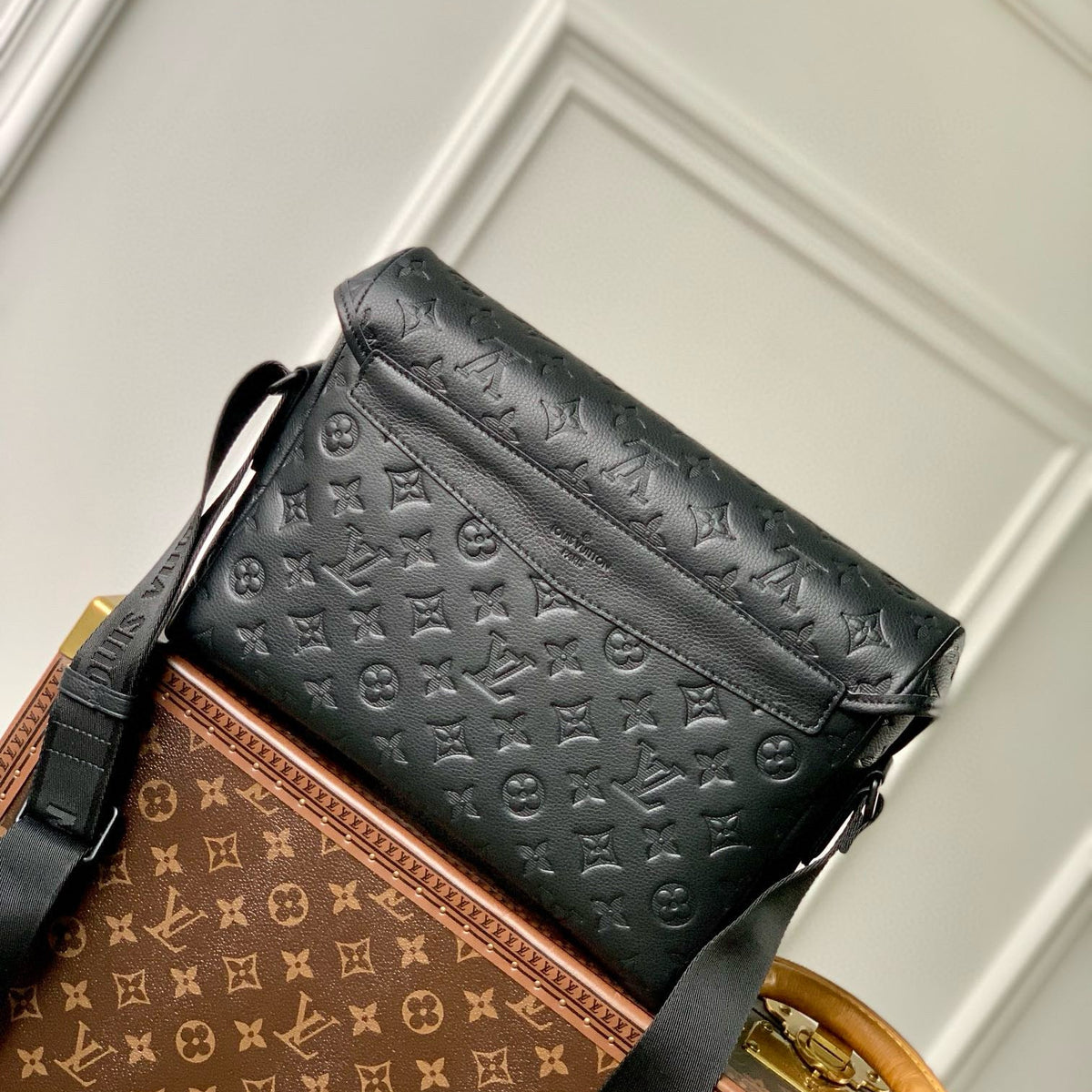 LOU PM VOYAGER BAG
