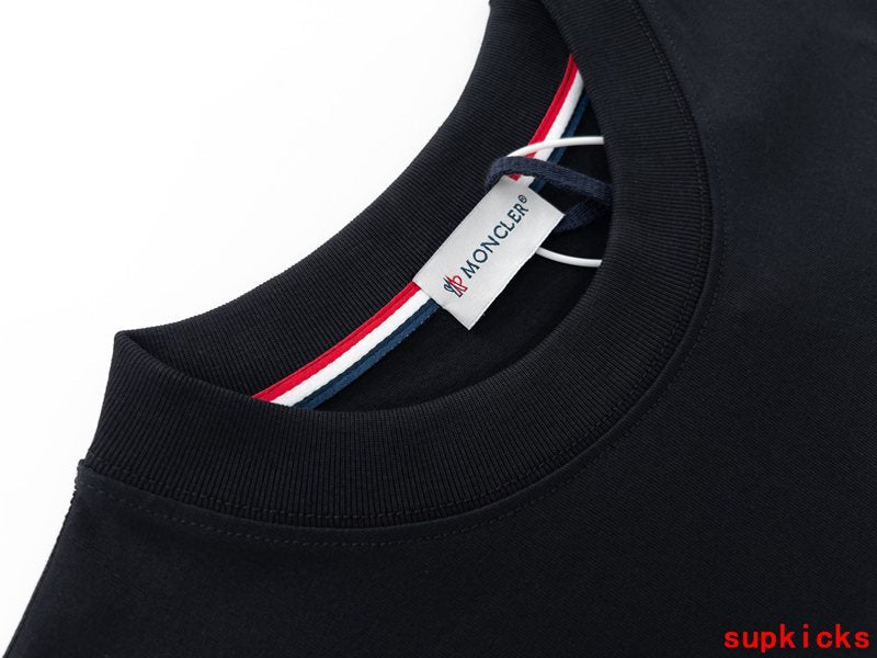Moncler Luxury Cloth