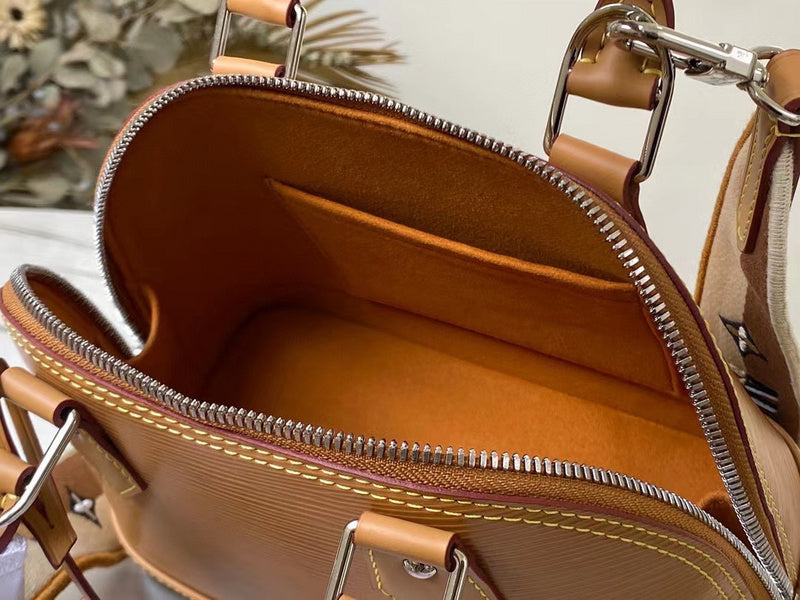 I W Fashion Lu-Vi bags - 17145