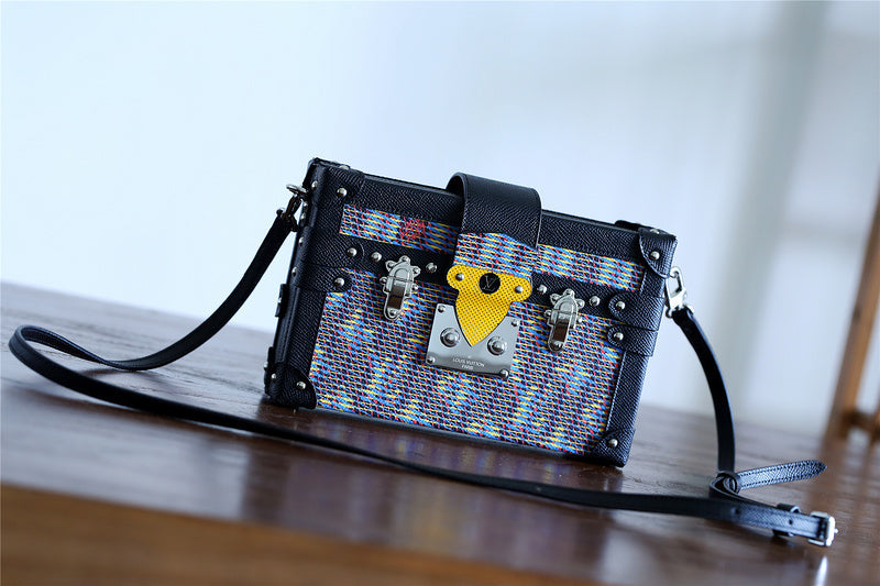 I W Fashion Lu-Vi bags - 8216