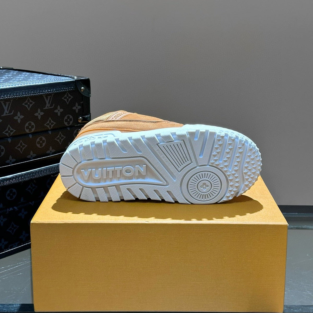 LOU TRAINERS