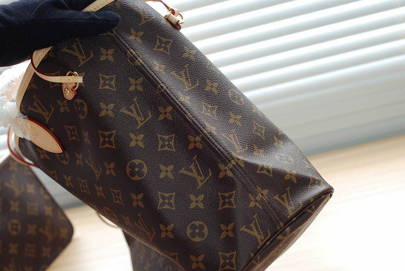 I W Fashion Lu-Vi bags - 8101