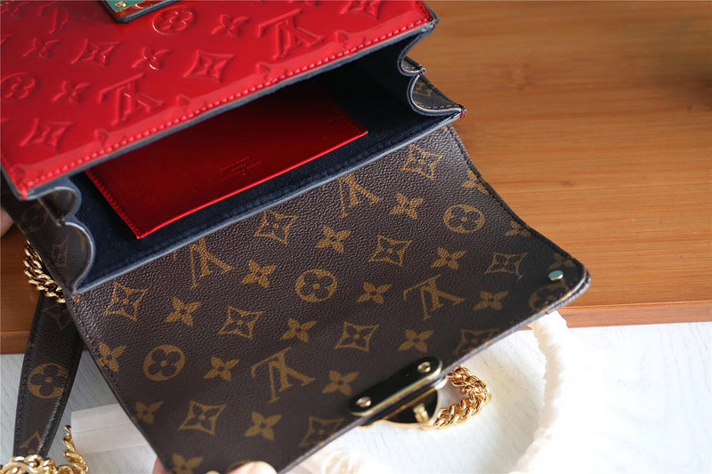 I W Fashion Lu-Vi bags - 8682