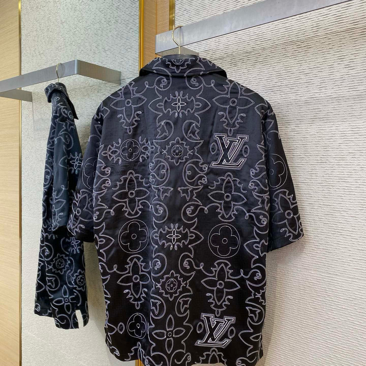LOU SHIRT