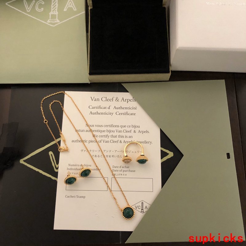 Van Cleef & Arples Jewelry