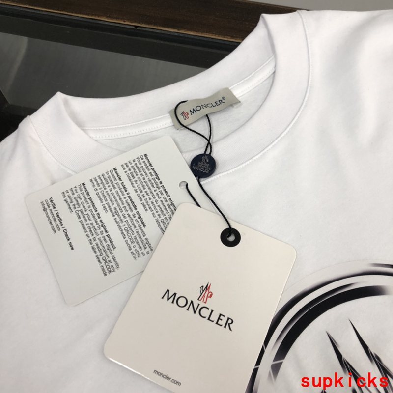 Moncler Luxury Cloth