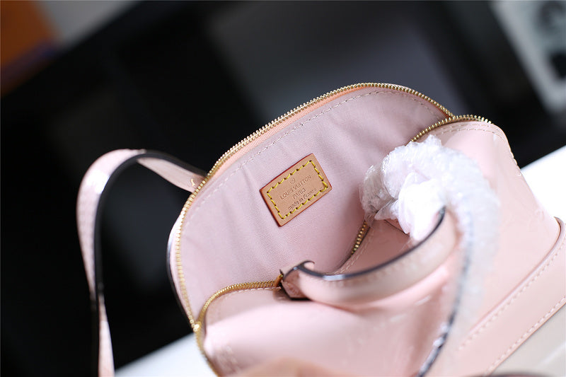 I W Fashion Lu-Vi bags - 8300