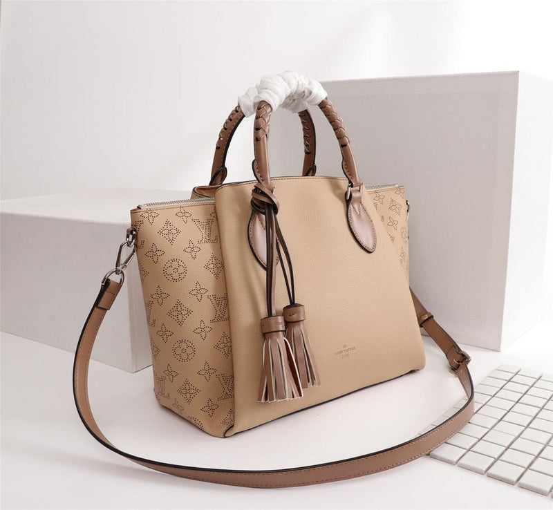 I W Fashion Lu-Vi bags - 17865