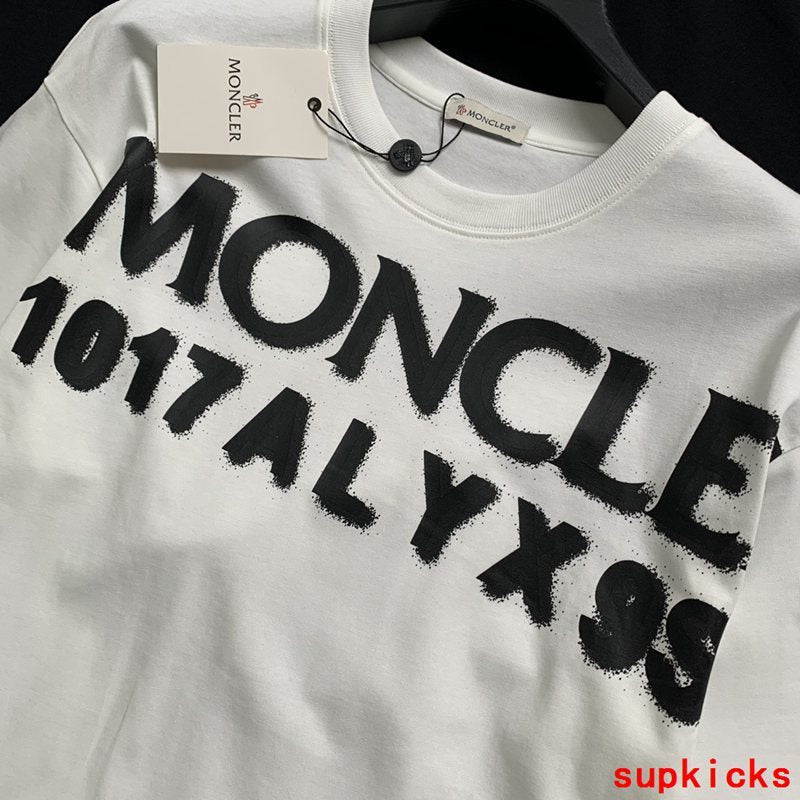 Moncler Luxury Cloth