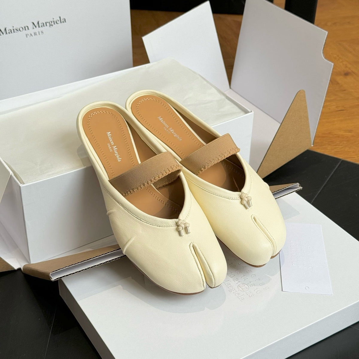 MAISON M TABI BALLET FLATS