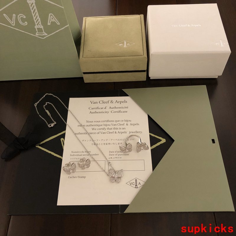 Van Cleef & Arples Jewelry