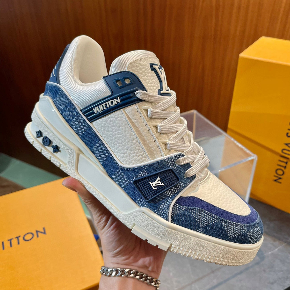 LOU TRAINERS