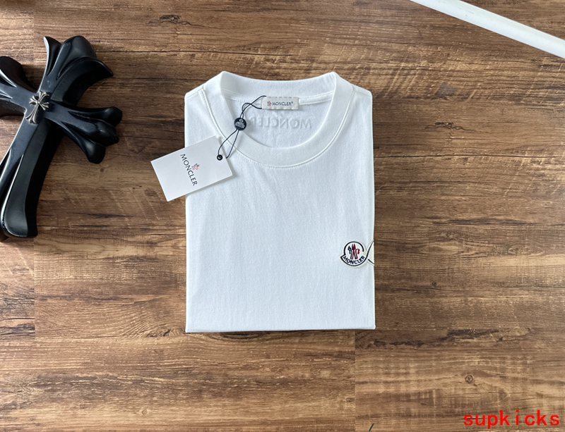 Moncler Luxury Cloth