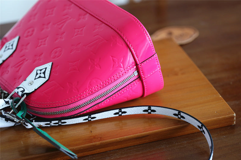I W Fashion Lu-Vi bags - 8276