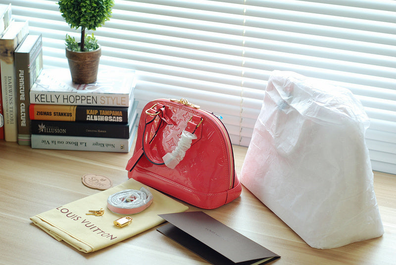 I W Fashion Lu-Vi bags - 8275