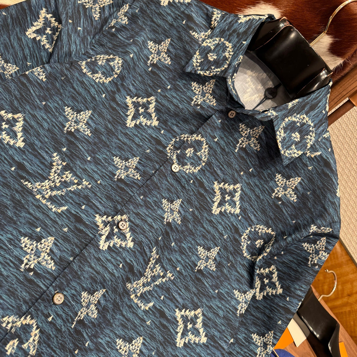 LOU SHIRT