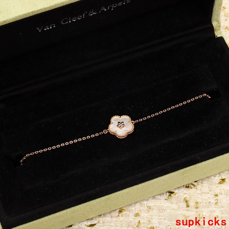 Van Cleef & Arples Jewelry