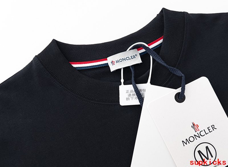 Moncler Luxury Cloth