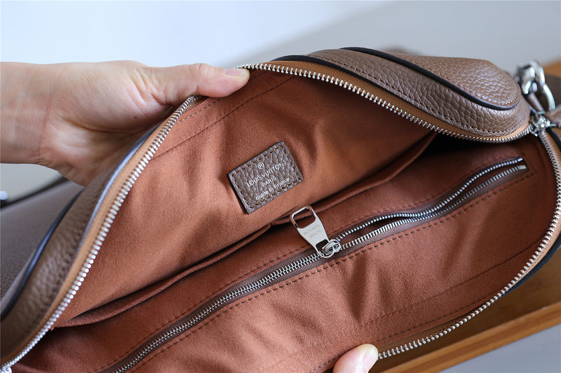 I W Fashion Lu-Vi bags - 9877