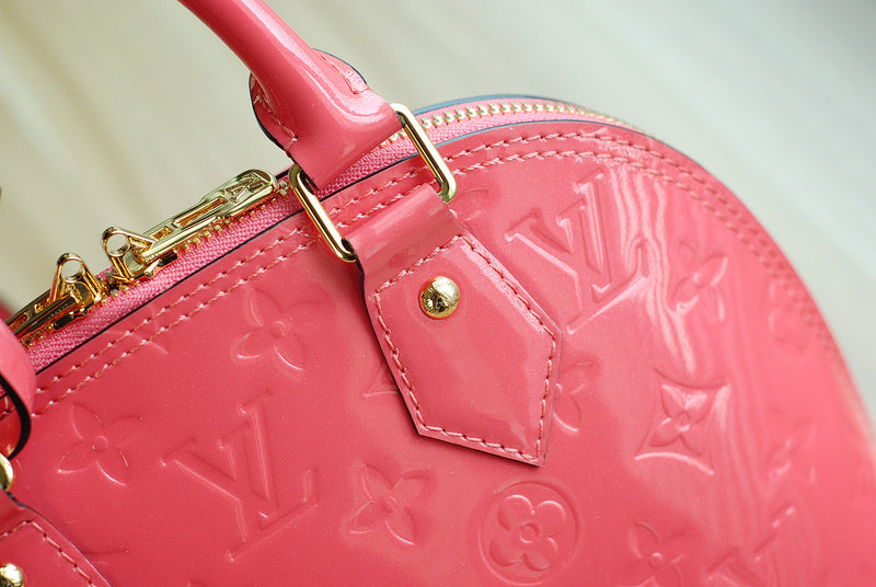 I W Fashion Lu-Vi bags - 8275