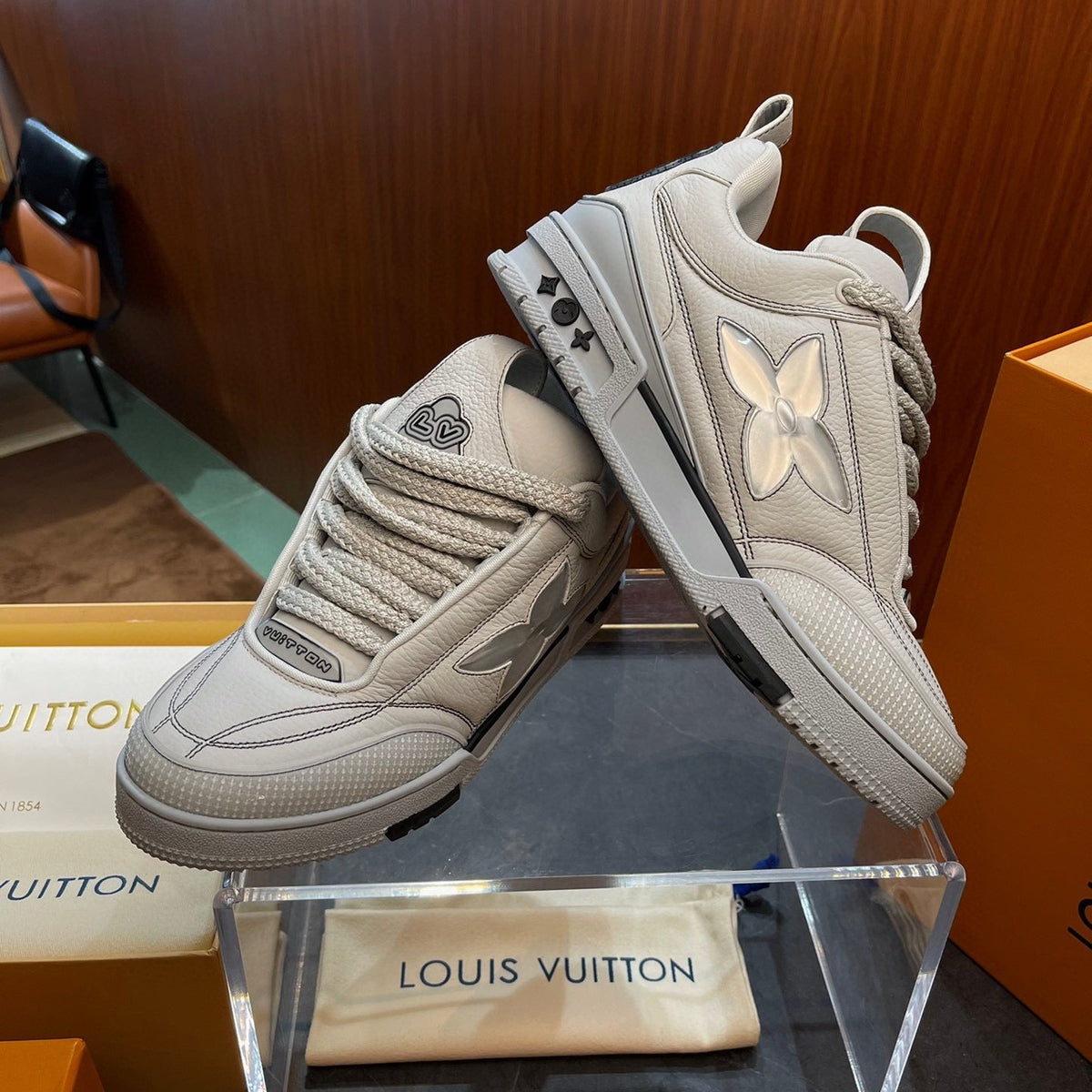 LOU TRAINERS