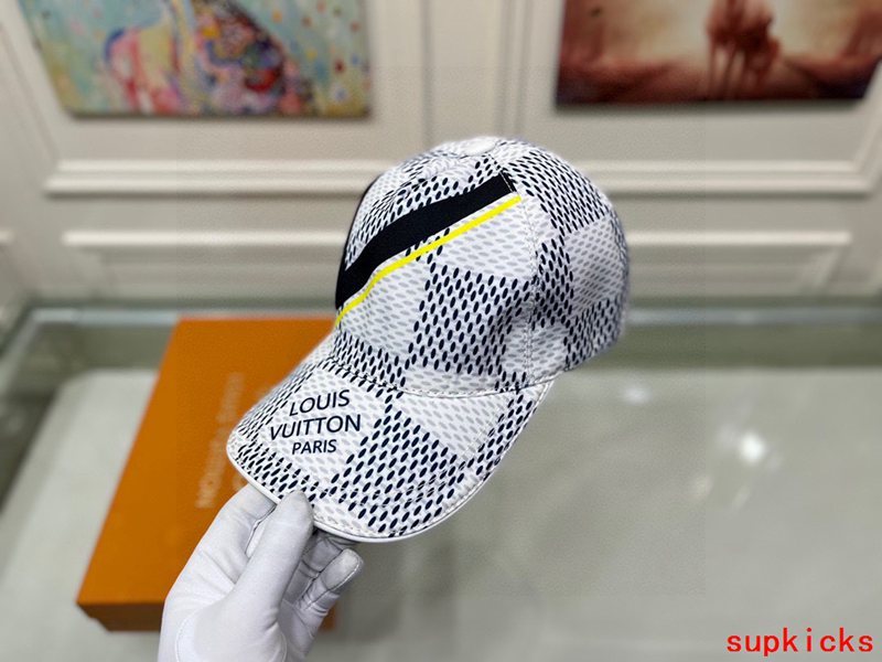 Louis Vuitton Luxury Cap