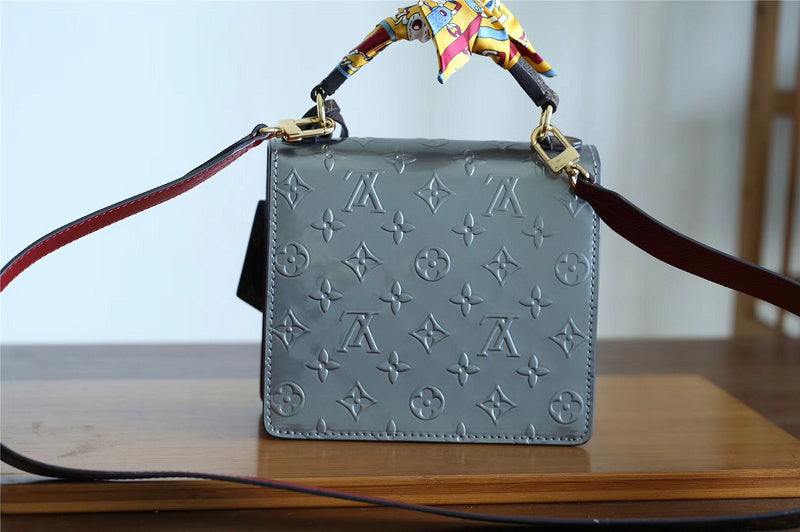 I W Fashion Lu-Vi bags - 8040