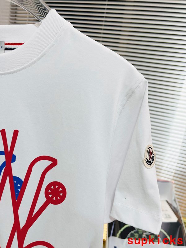 Moncler Luxury Cloth