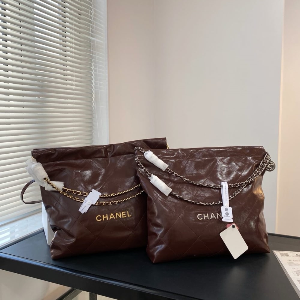 CC 22 LARGE HANDBAG DARK BROWN 41CM