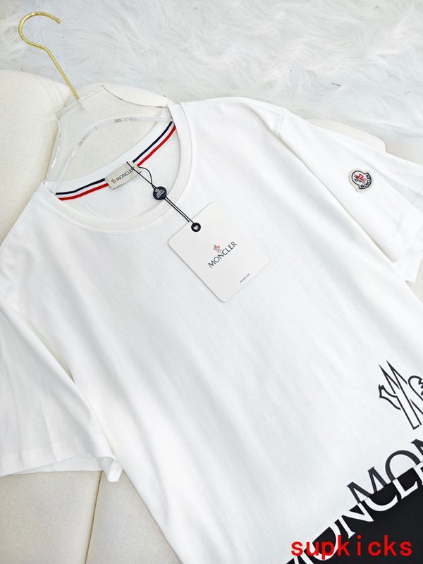 Moncler Luxury Cloth