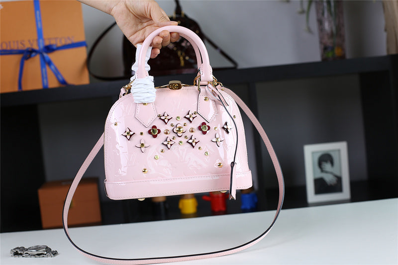 I W Fashion Lu-Vi bags - 8266