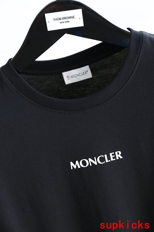 Moncler Luxury Cloth