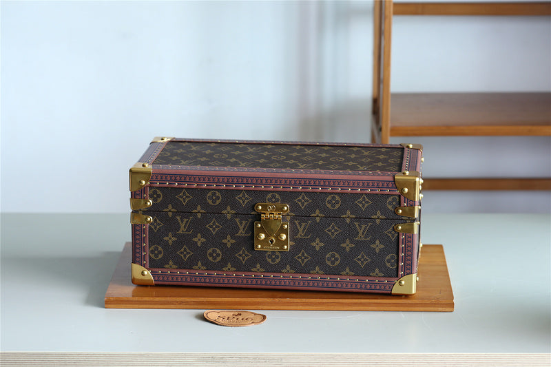 I W Fashion Lu-Vi bags - 11340
