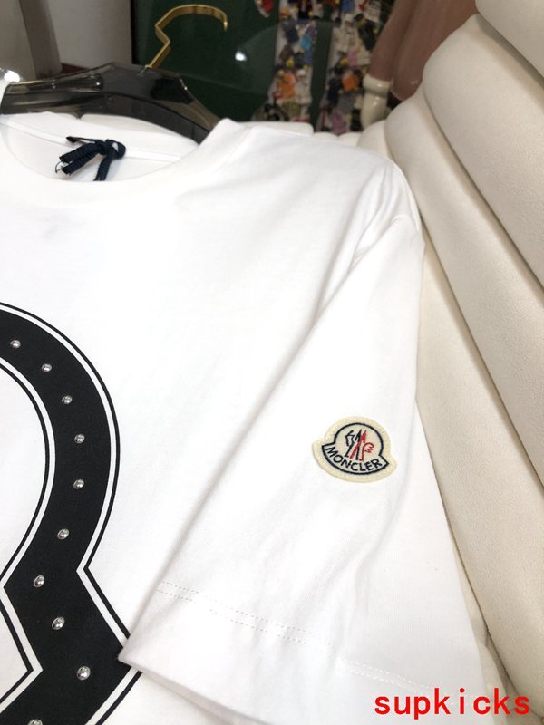 Moncler Luxury Cloth