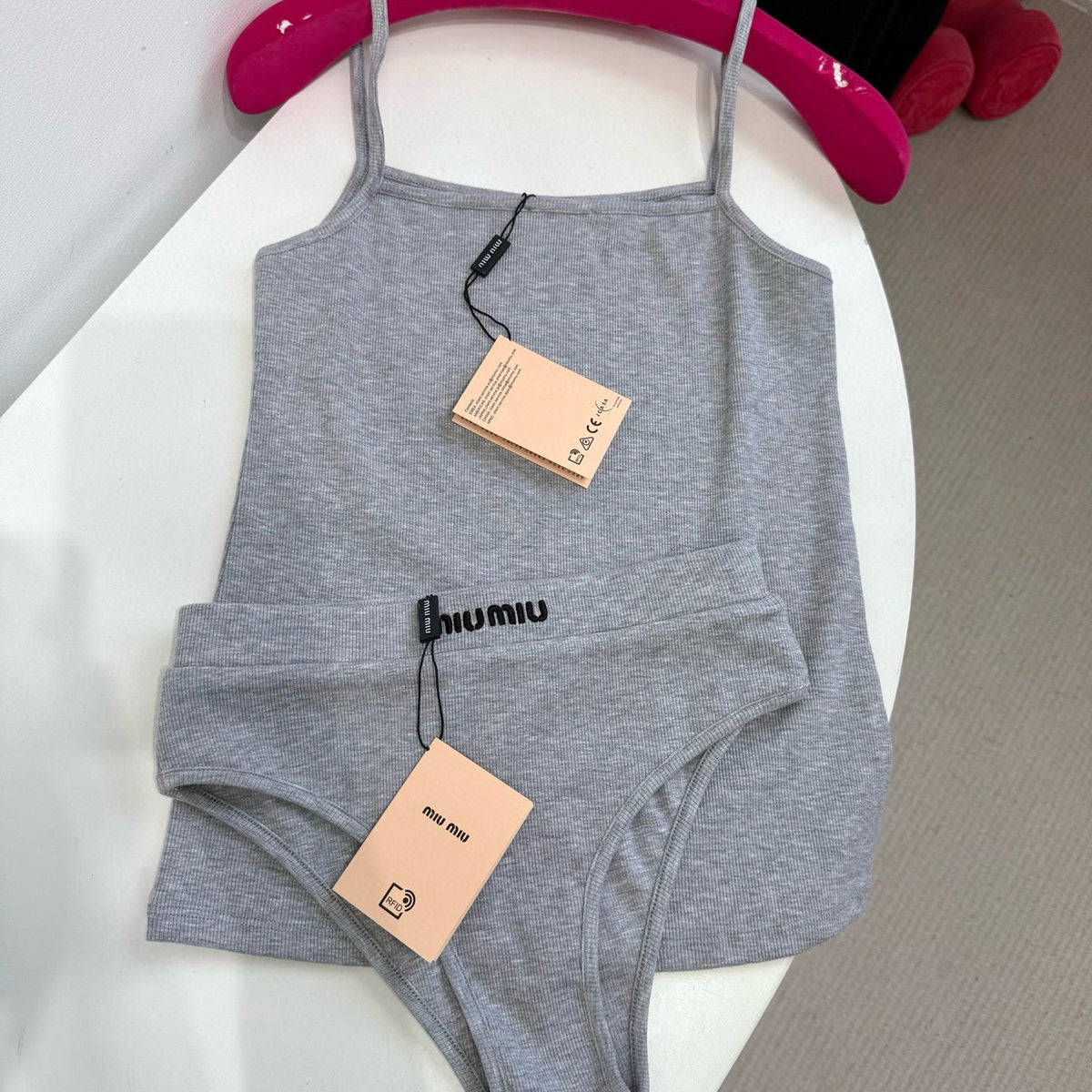 MIU M SET