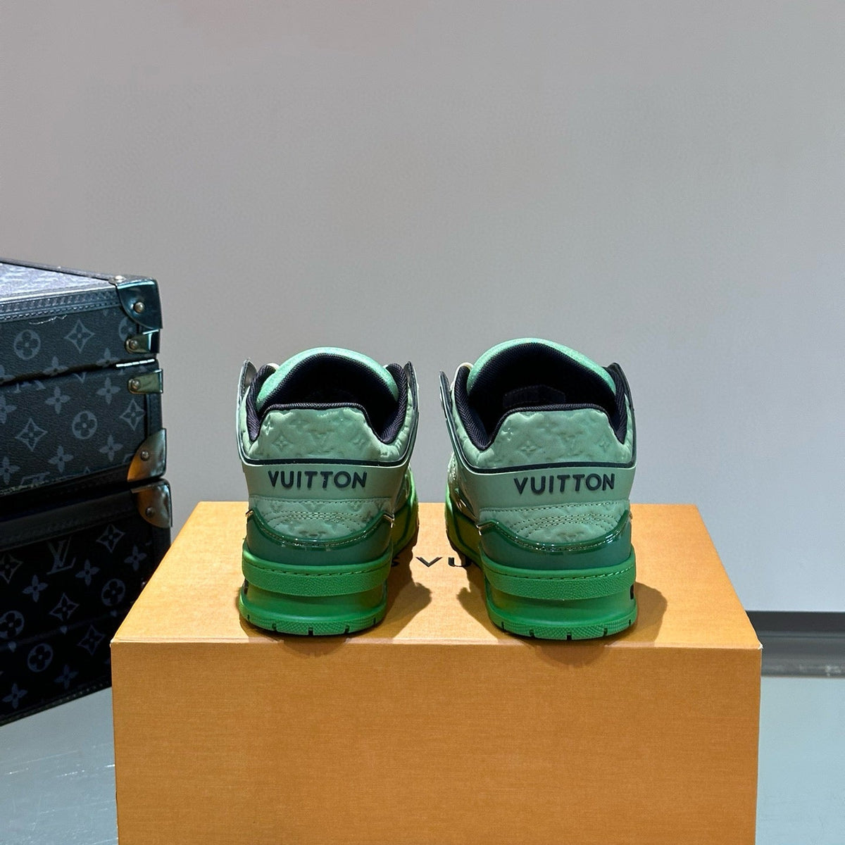 LOU TRAINERS