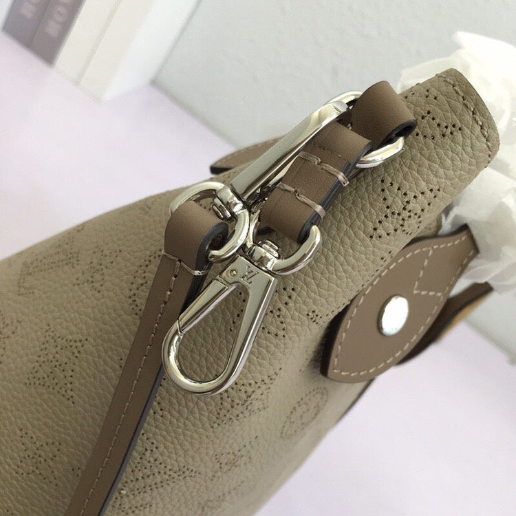 LOV2 Bags - Luxurious Bags  993