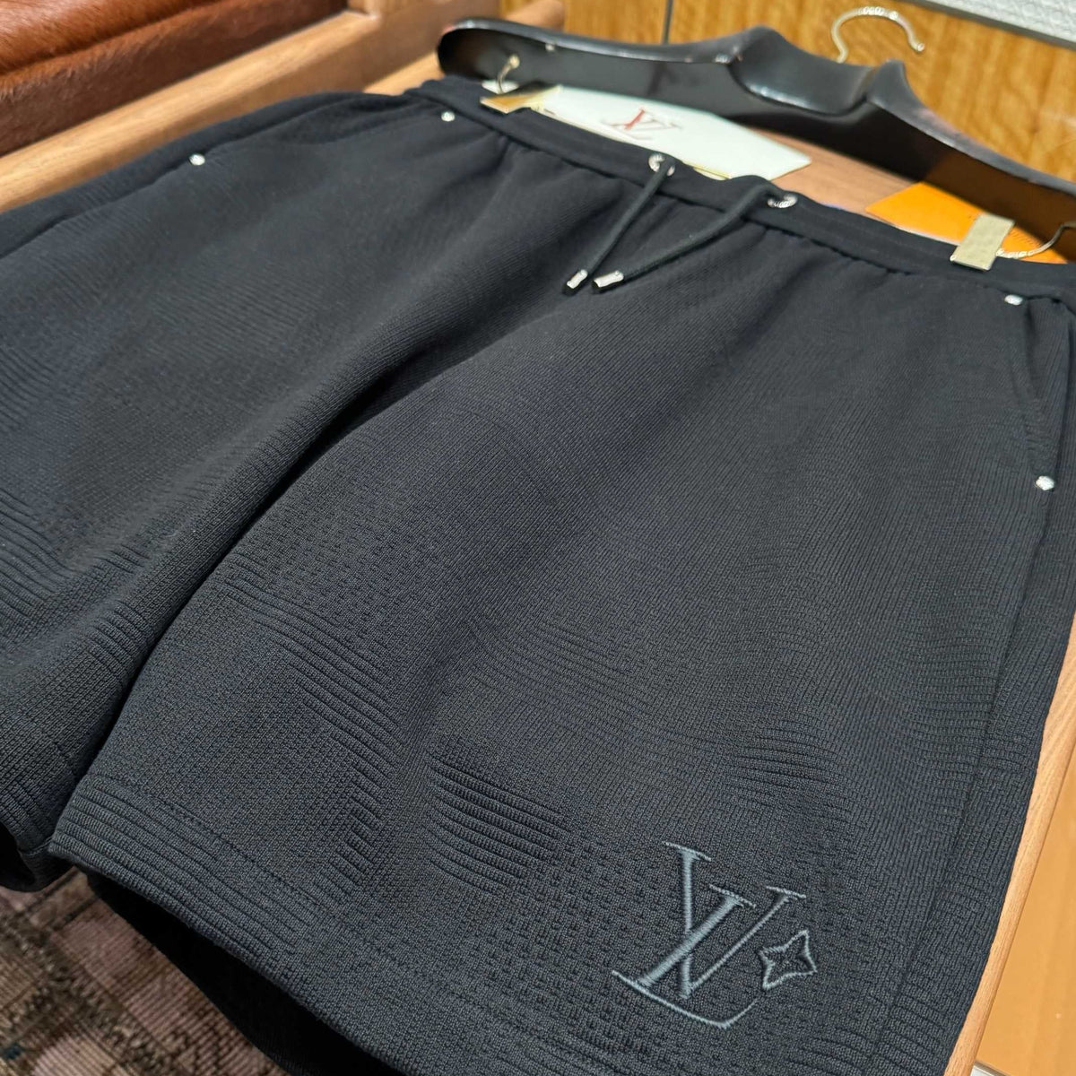 LOU SHORTS