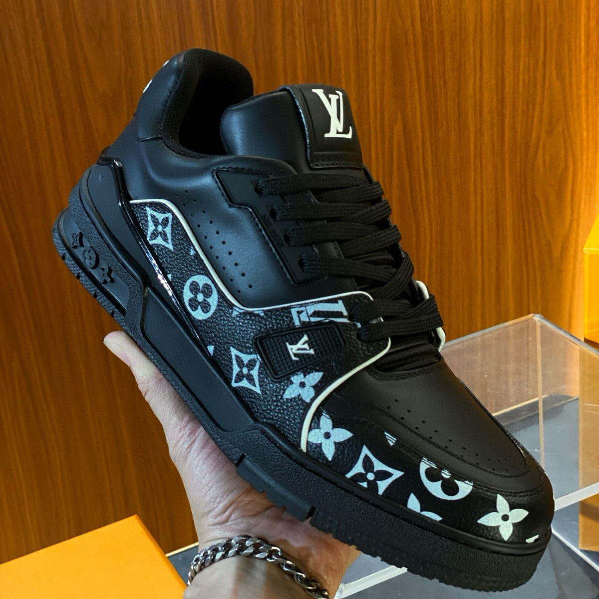 LOU TRAINERS