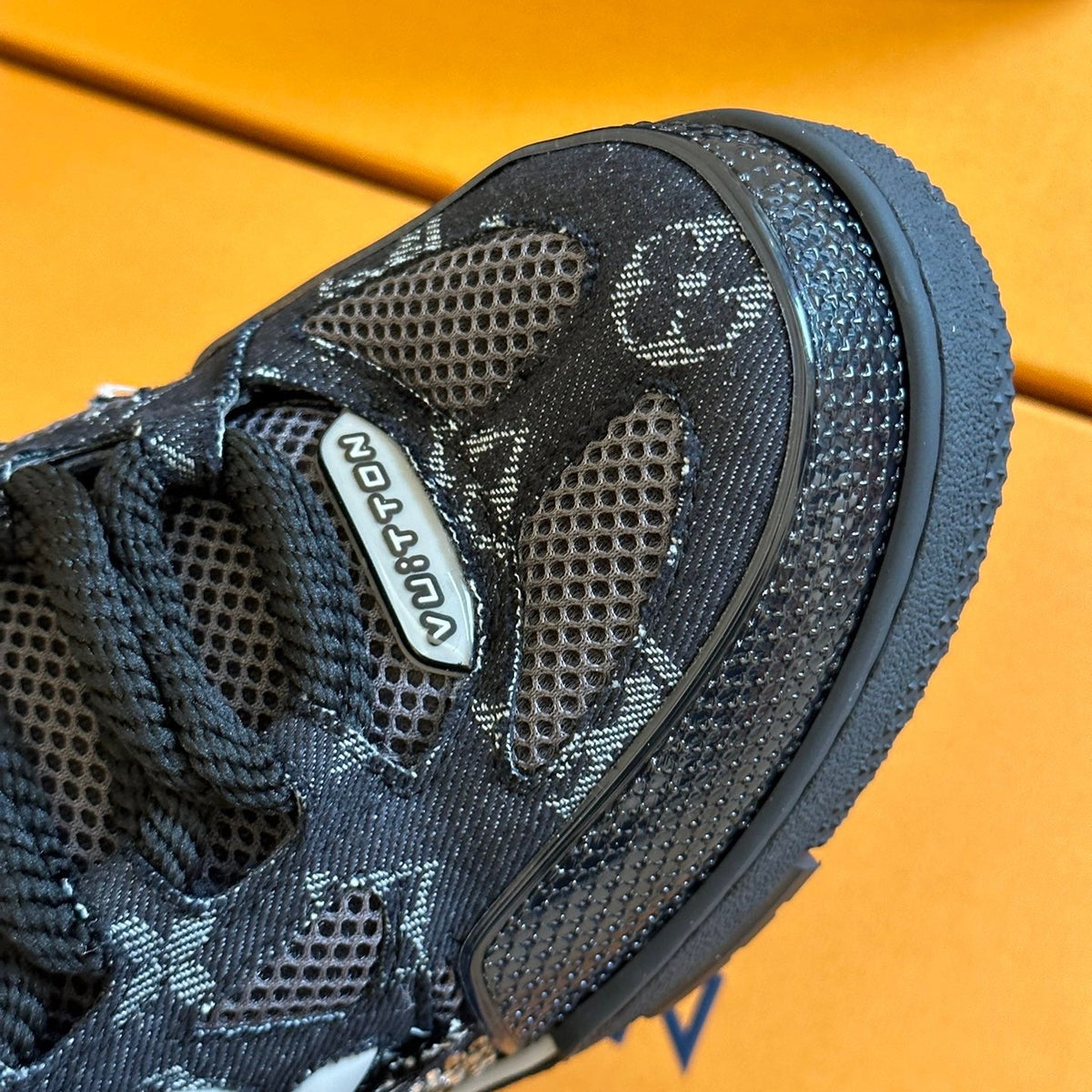 LOU TRAINERS